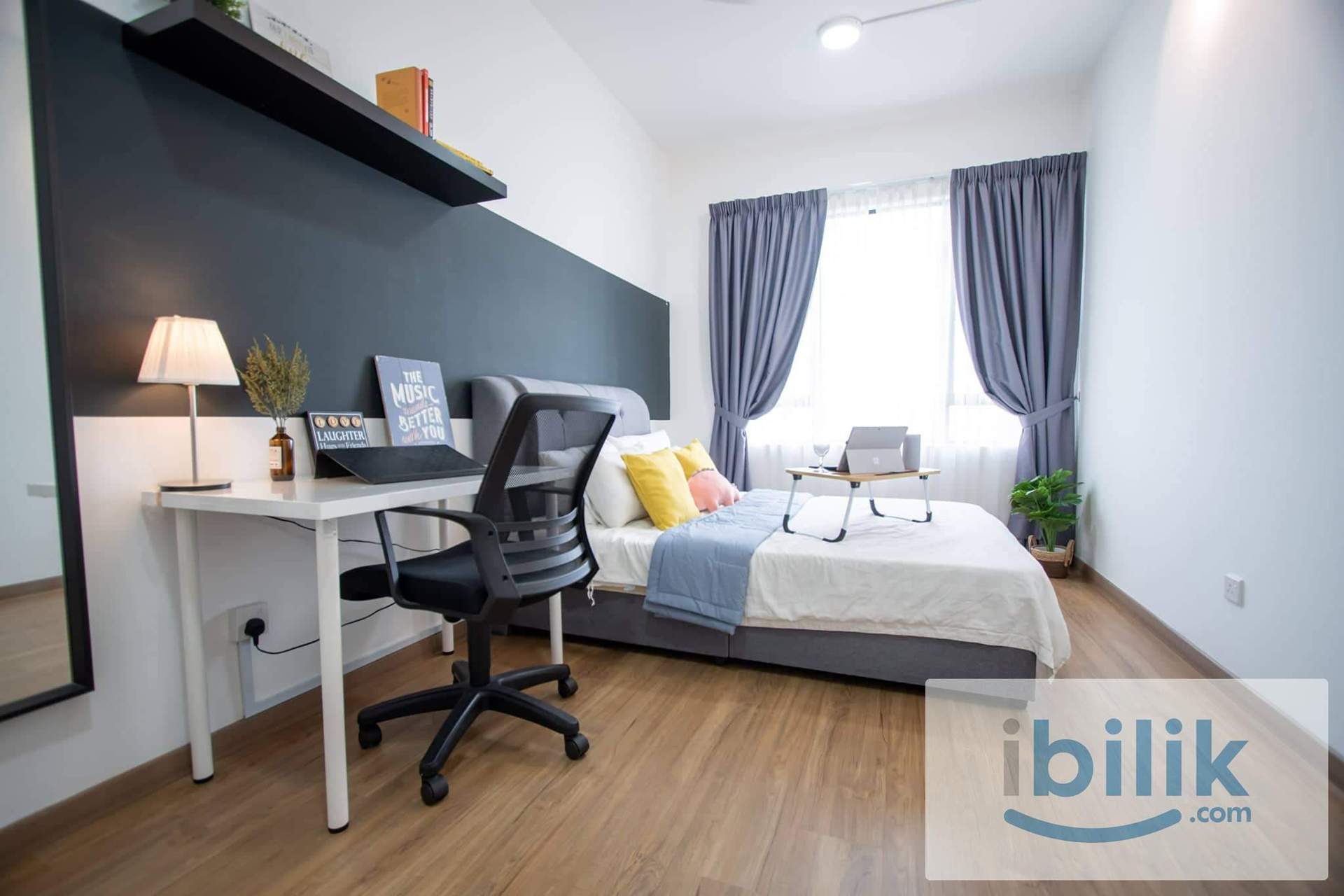 Female Master Bedroom with Private Bathroom for RENT @ Seksyen 22 Shah Alam - Image 1
