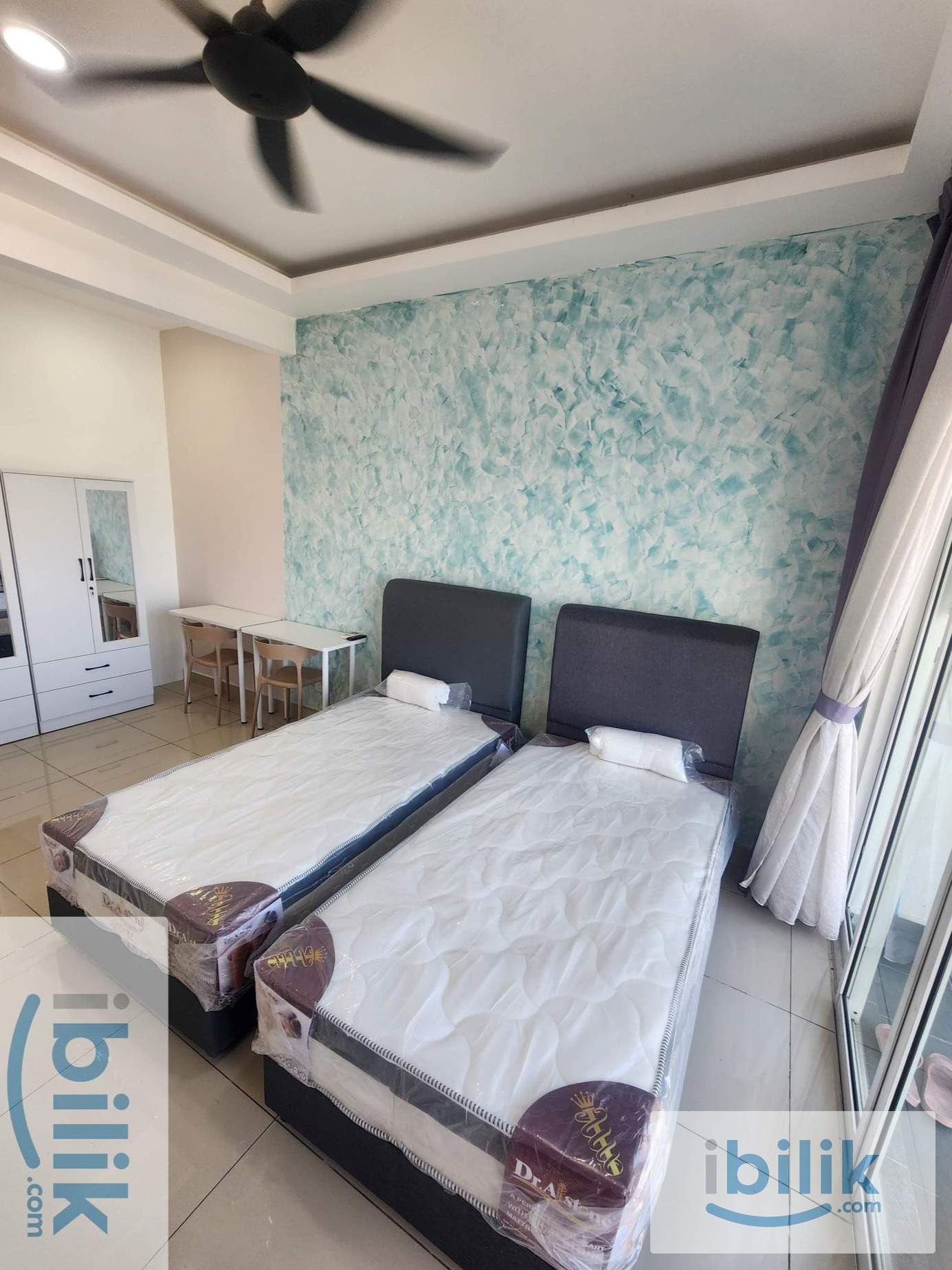 Beautiful Medium Deluxe Room with Private Balcony for RENT @ Seksyen 22 Shah Alam - Image 1