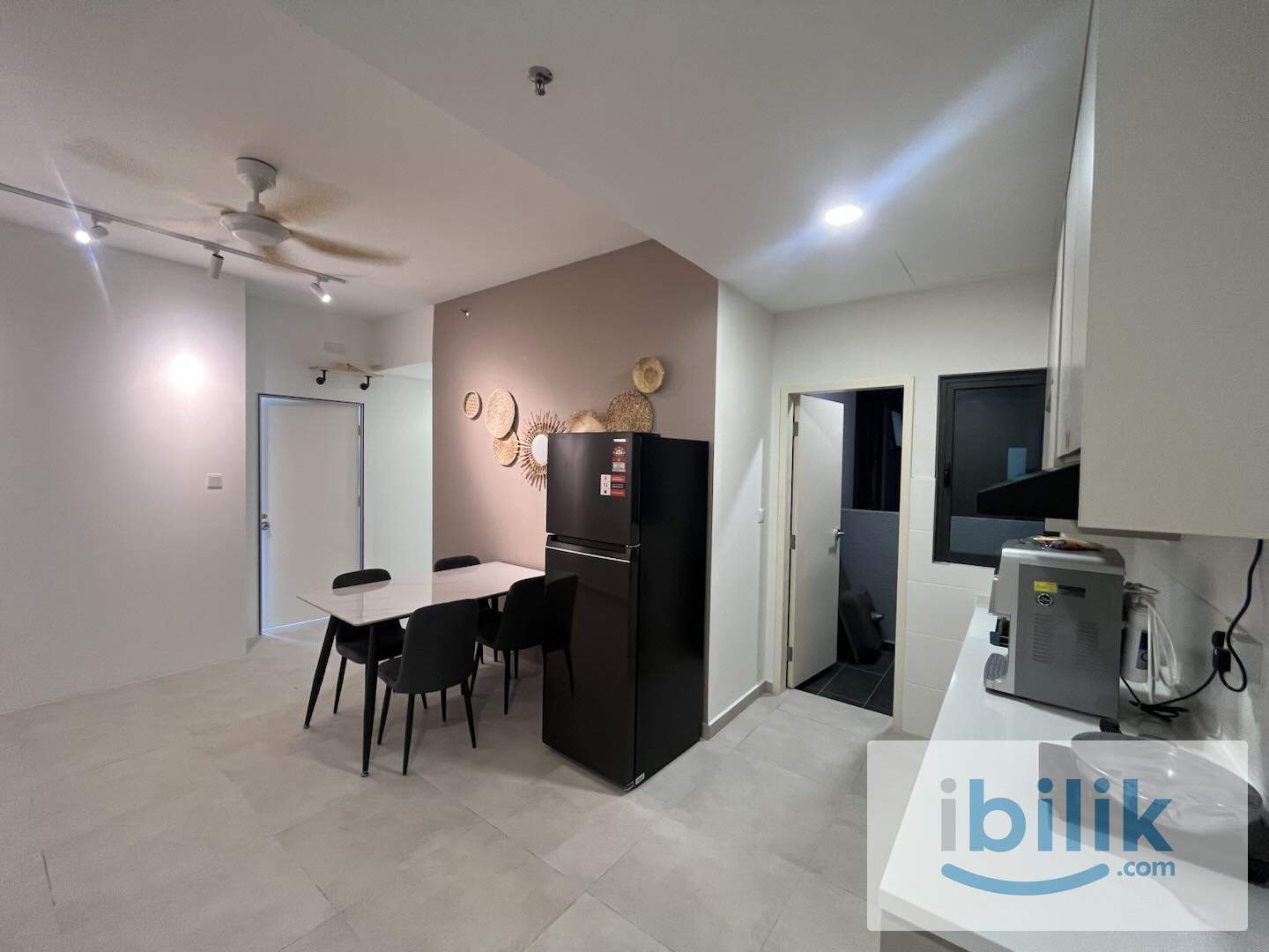 Middle room / walking 5min to LRT - Image 4