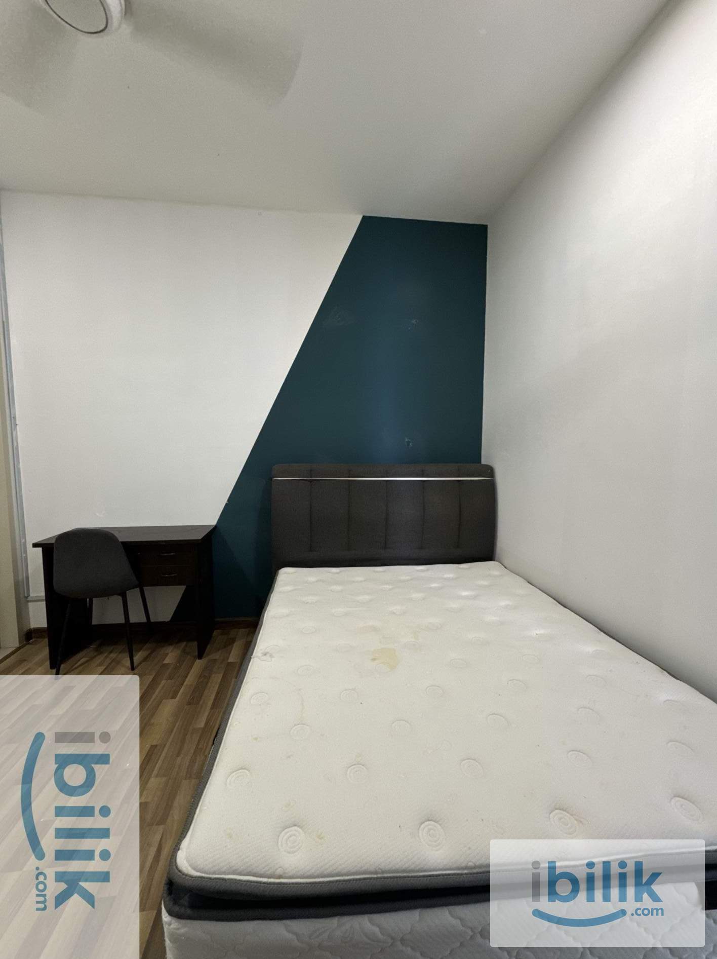 middle room at Sentosa - Image 5