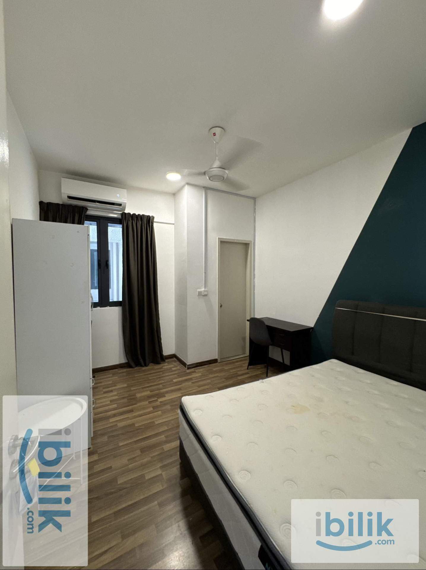 middle room at Sentosa - Image 1