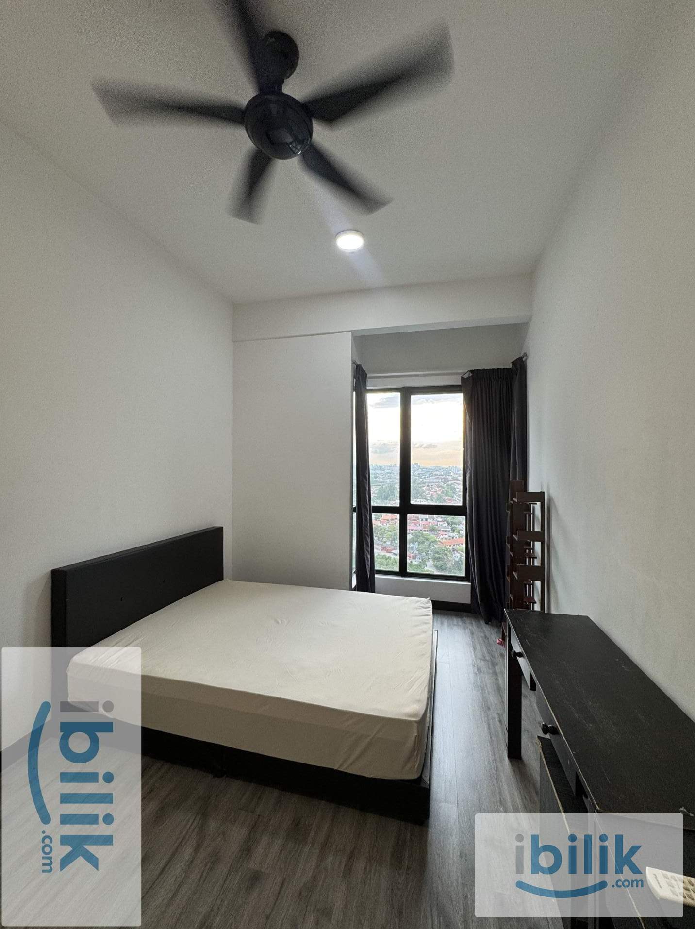 Master room / walking 5 min to KTM to Mid valley  - Image 1