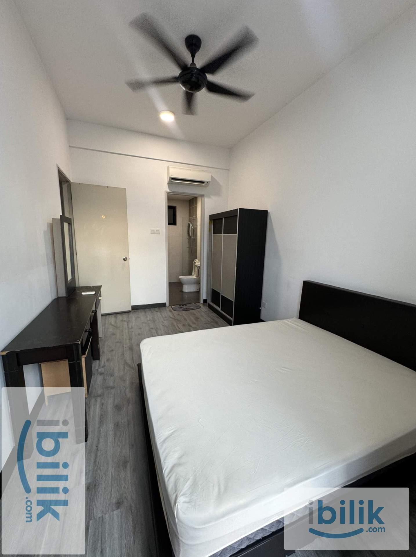 Master room / walking 5 min to KTM to Mid valley  - Image 3