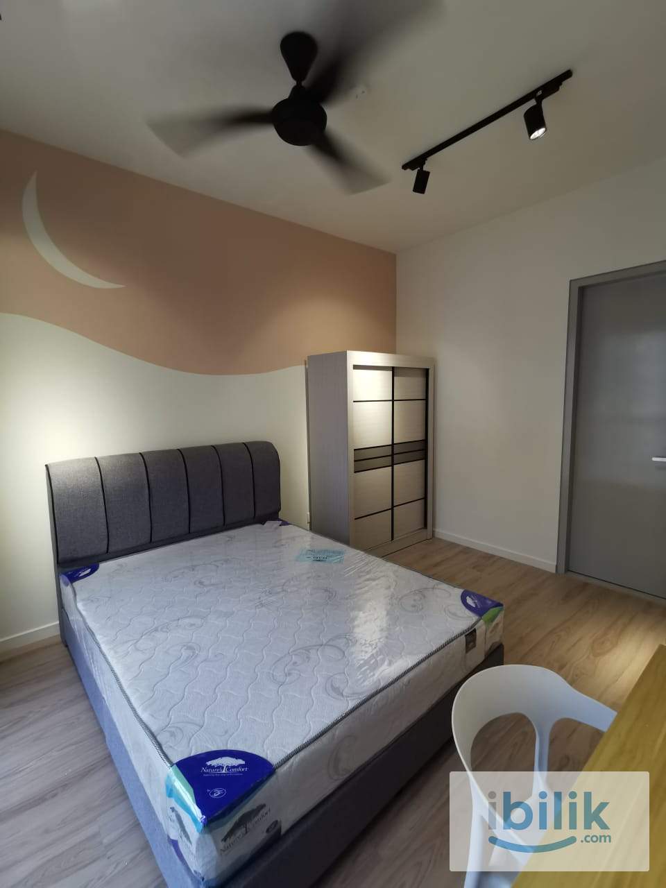 Fully Furnished Room with Free Wifi and Utilities - Image 3