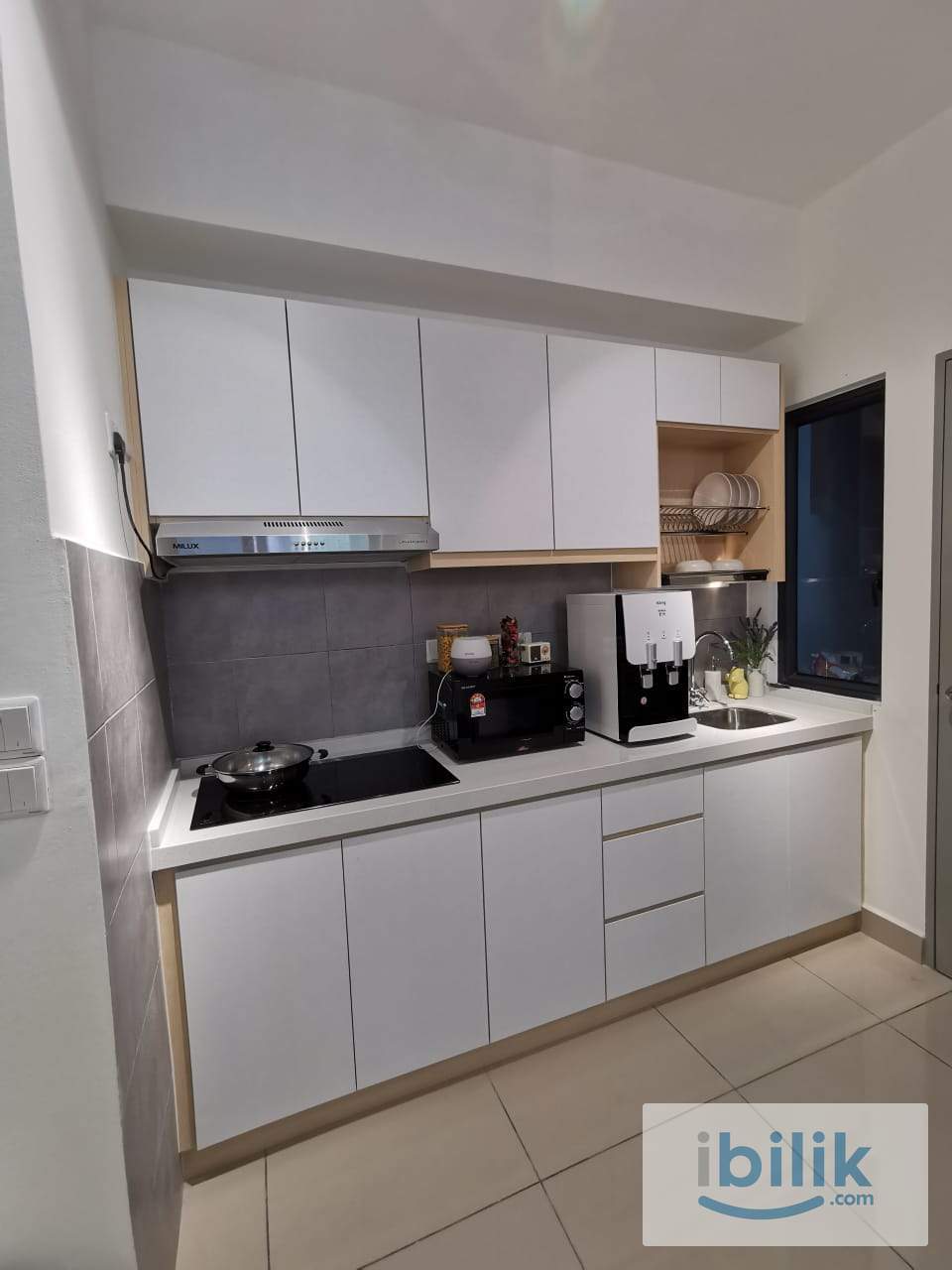 Fully Furnished Room with Free Wifi and Utilities - Image 3