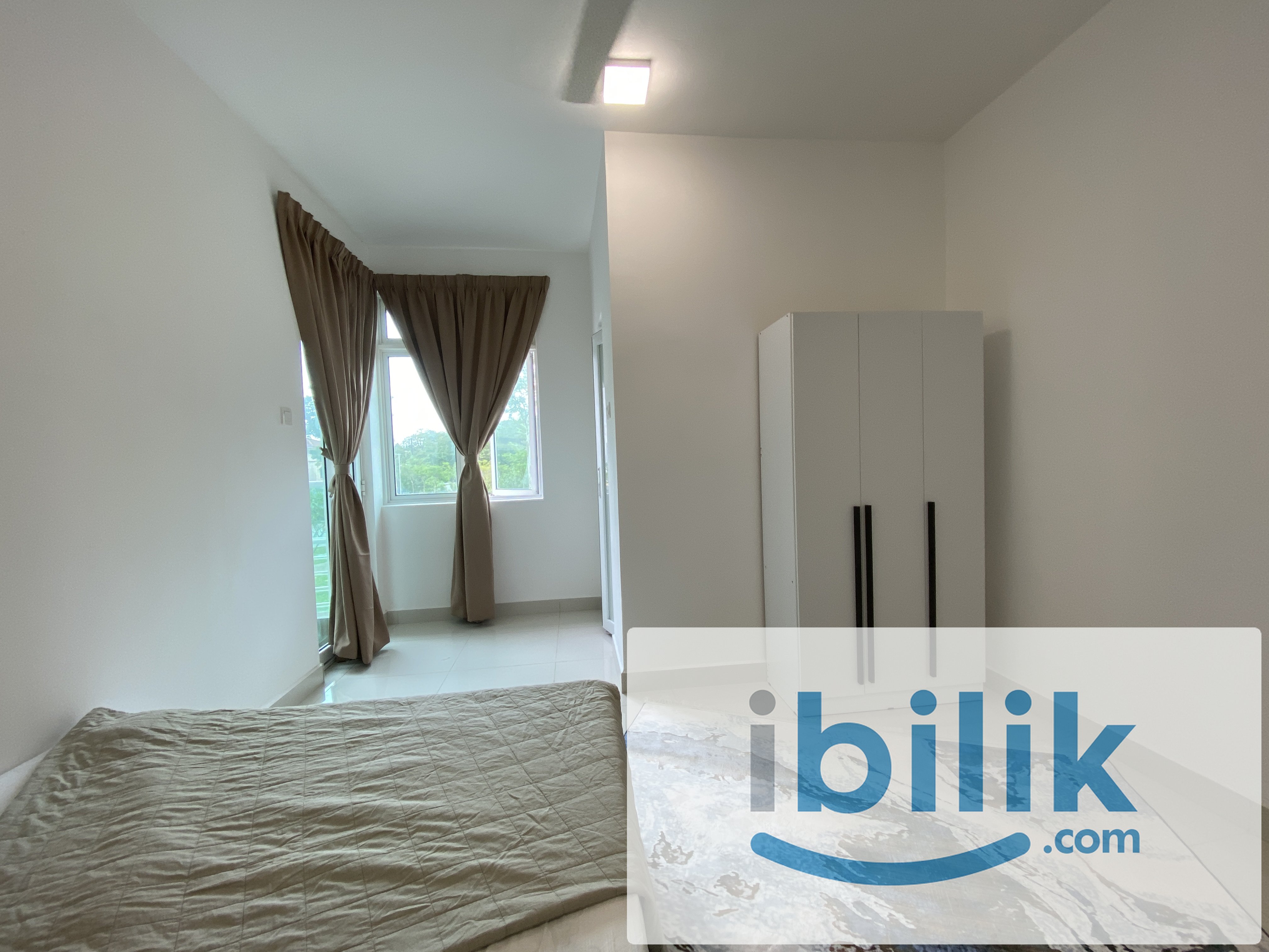 Medium Room Attached Bathroom Non Sharing WIFI Aircond Flora Rosa Presint 11 Putrajaya - Image 3