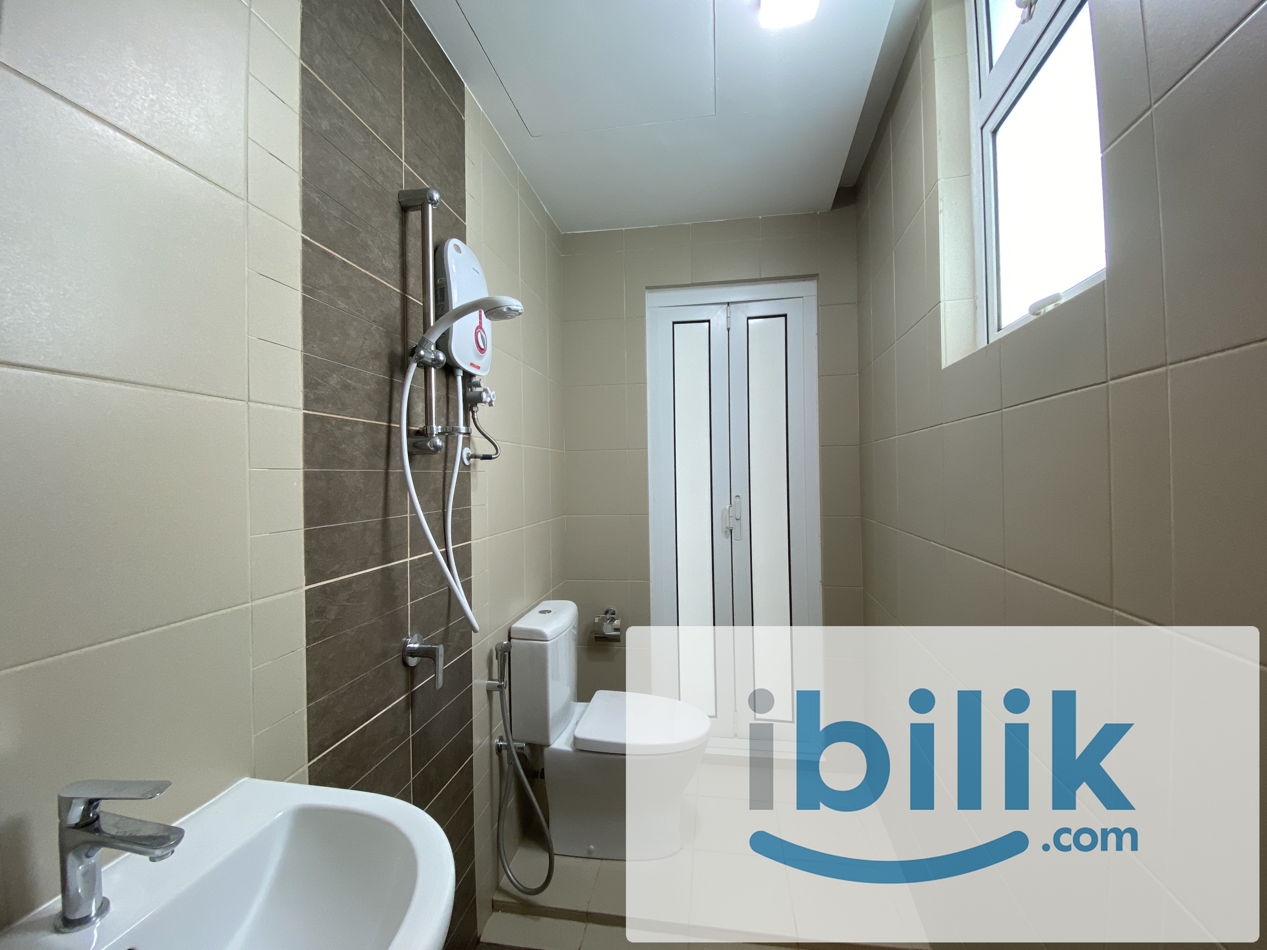 Medium Room Attached Bathroom Non Sharing Flora Rosa Presint 11 Putrajaya - Image 5