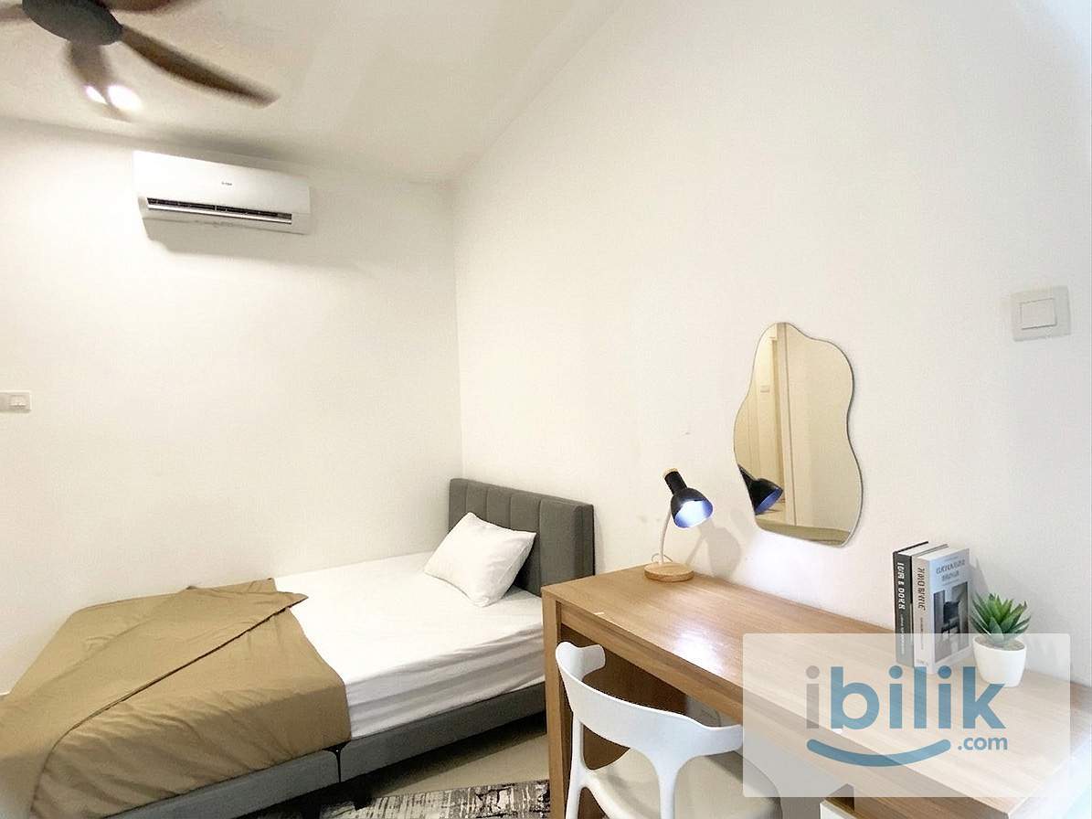 ✨ BRAND NEW: Cozy Middle Room + Attached Bathroom + Balcony @ Flora Rosa, Presint 11 ✨ - Image 2
