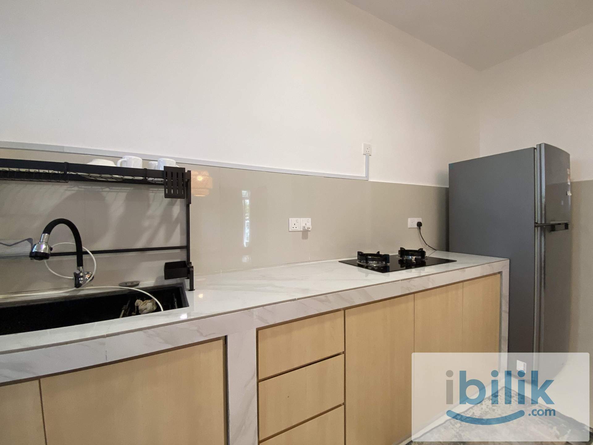 ✨ BRAND NEW: Cozy Middle Room + Attached Bathroom + Balcony @ Flora Rosa, Presint 11 ✨ - Image 4