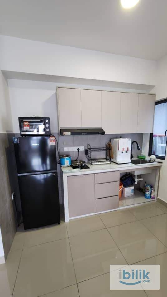  MRT Female only 𝐑𝐨𝐨𝐦 𝐟𝐨𝐫 𝐑𝐞𝐧𝐭! 8 mins walk to MRT Aeon Maluri 🚄 - Image 4
