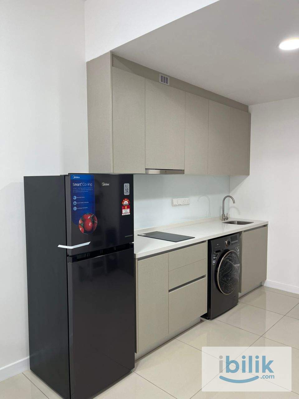 1 room 1 Living House for rent, can walk to Berjaya Time Square, Lalaport, MRT & Monorail  - Image 8