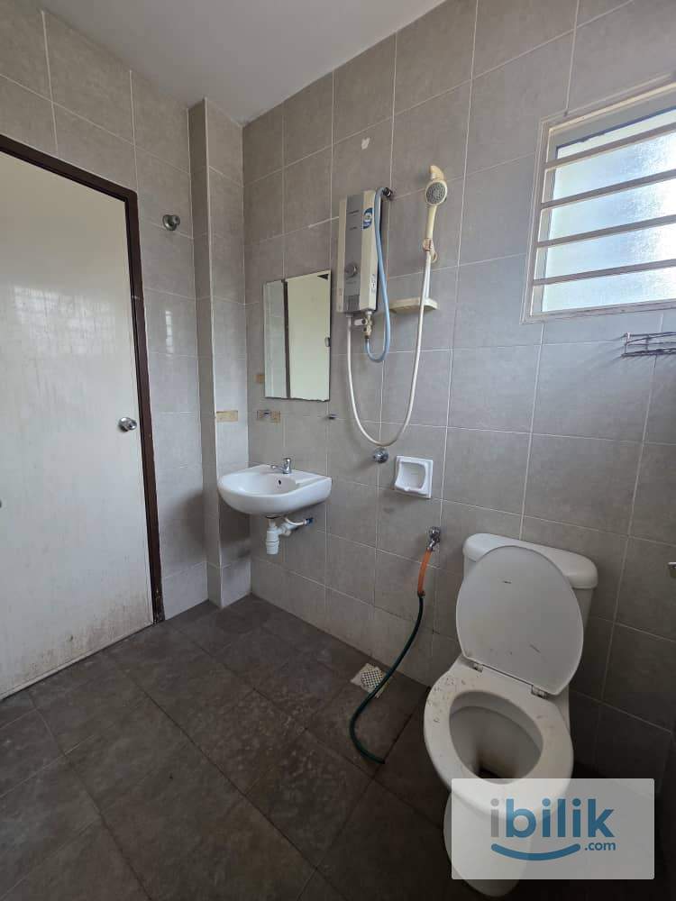 Mid Room - short term or long term - Image 3