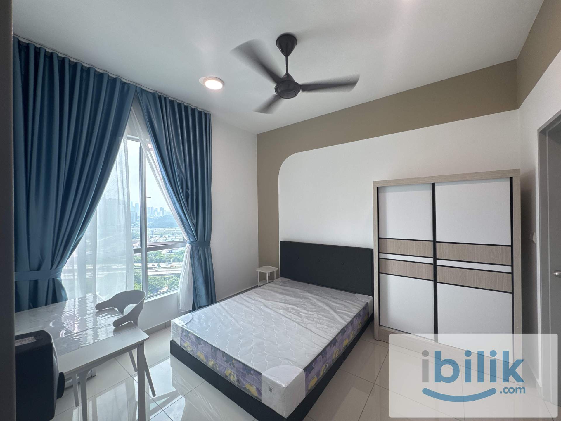 Cozy Master Bedroom [2 mins to LRT Salak Selatan] - Image 2