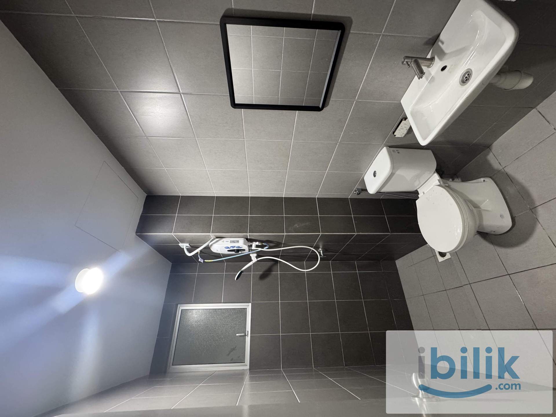 Cozy Master Bedroom [2 mins to LRT Salak Selatan] - Image 6