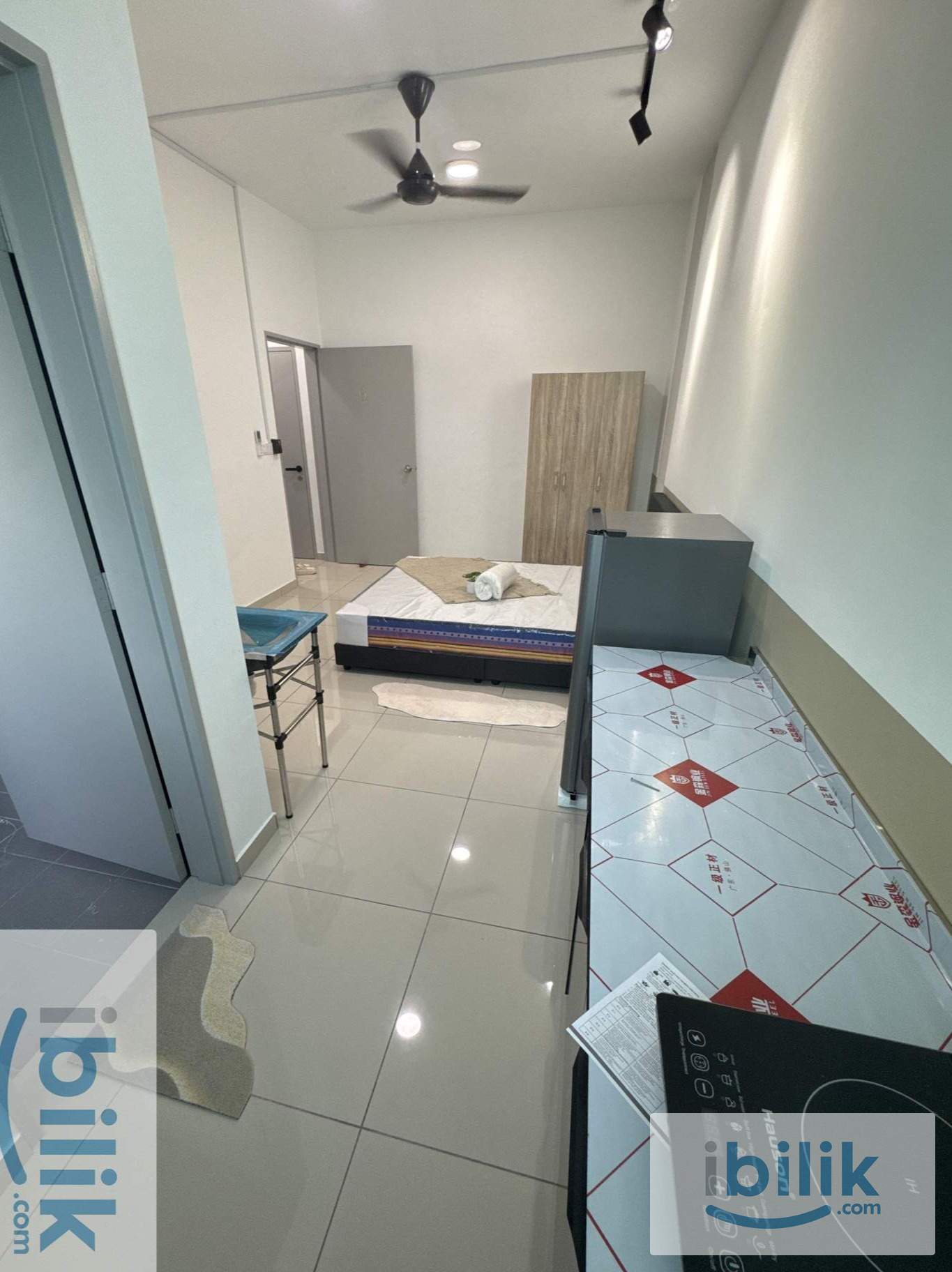 Studio Room AC @ LRT Salak Selatan [Free Wifi Utilities Cleaning] - Image 2