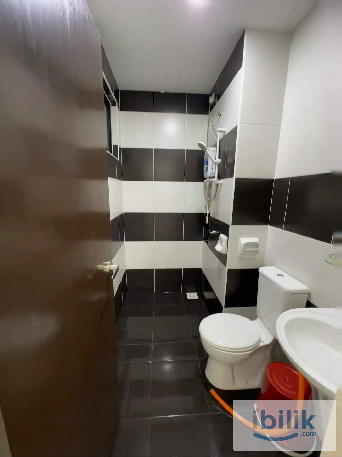 Fully Furnished Middle Room to Rent - Sky Oasis Residence @ Mount Austin / Setia Indah - Image 3