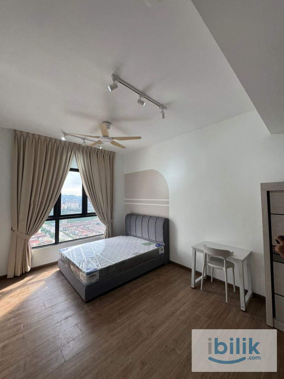 Master Room Fully Furnished Nidoz Residence - Image 1