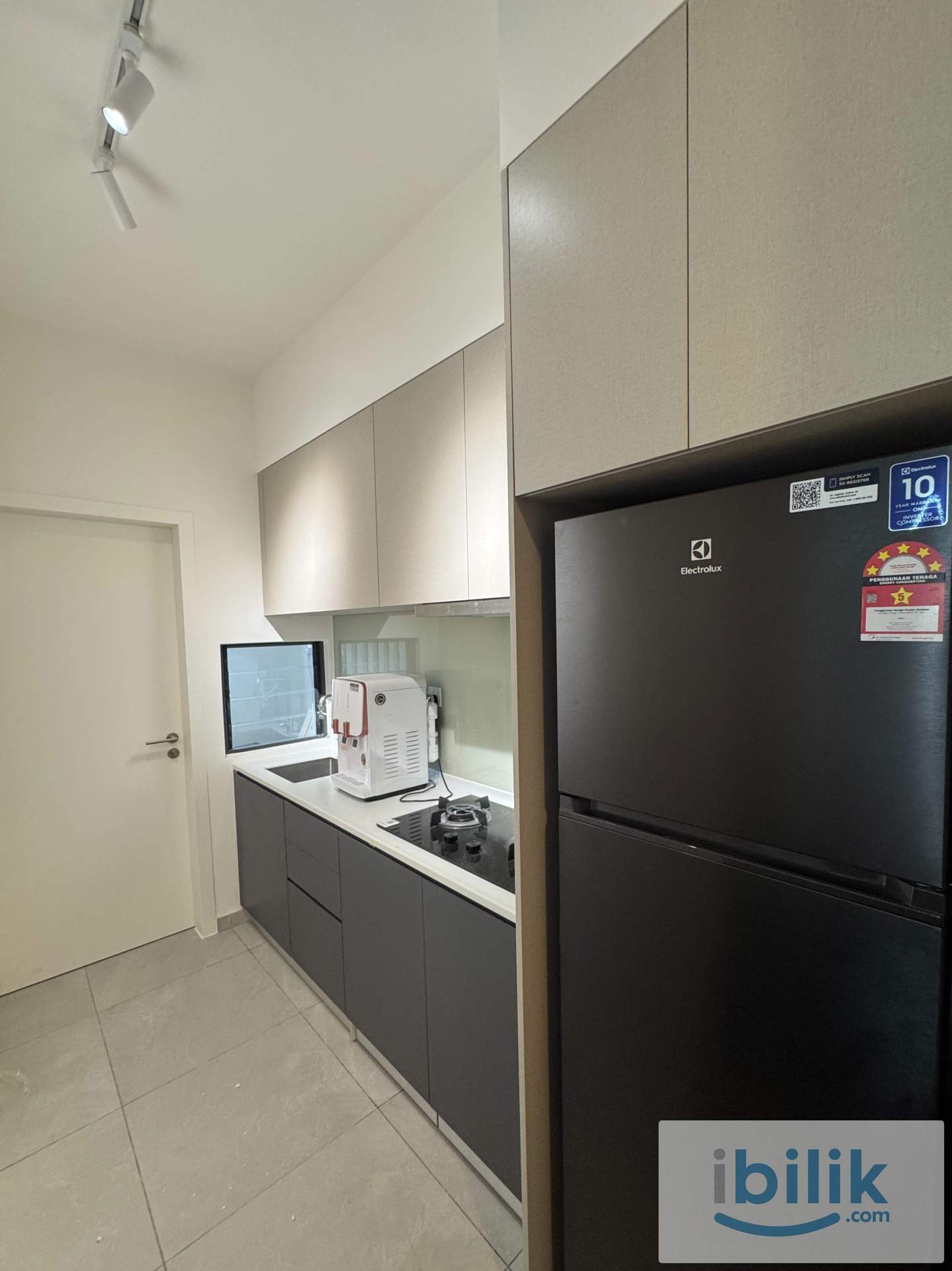 🛏️Medium Bedroom –  Fully Furnished! 🛏️✨ - Image 1
