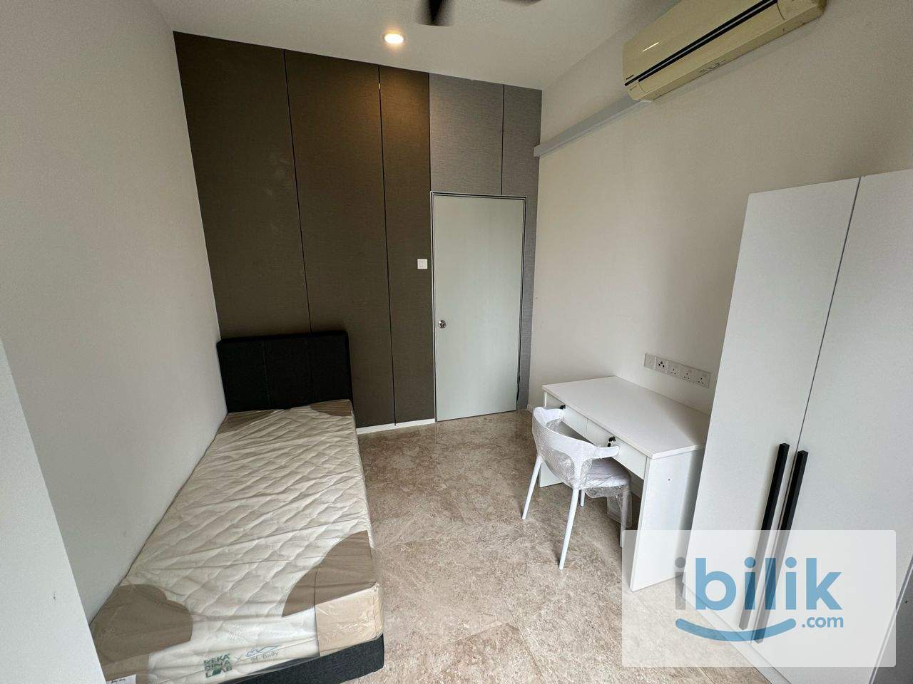 Fully-Furnished Single Room for rent at The Manhattan - Image 5