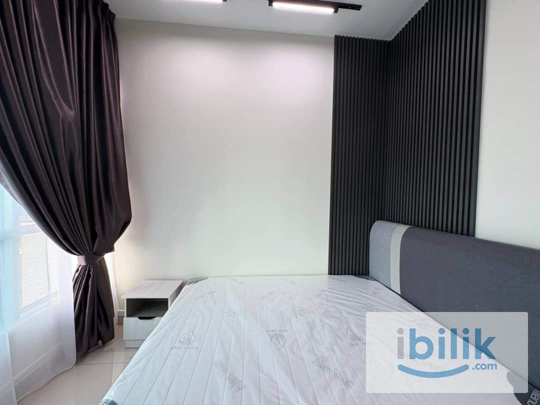 [BESIDE PARADIGM JB] Middle Room with A/C & Window for Rent at Greenfield Regency - Image 2