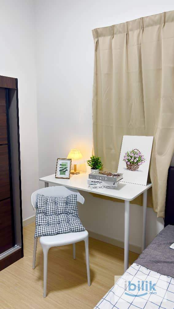 Original Single Room with A/C & Window for Rent at M Luna Residence - Image 2