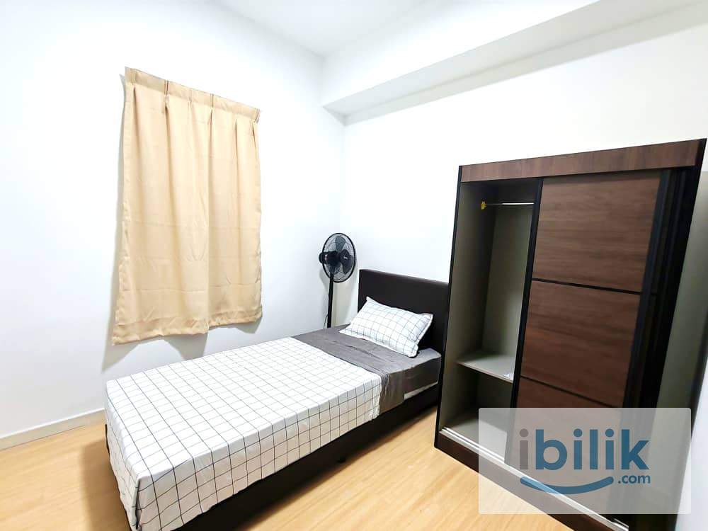 Original Single Room with A/C & Window for Rent at M Luna Residence - Image 3
