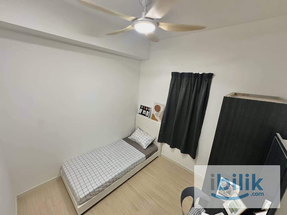 Original Single Room with A/C & Window for Rent at M Luna Residence - Image 5