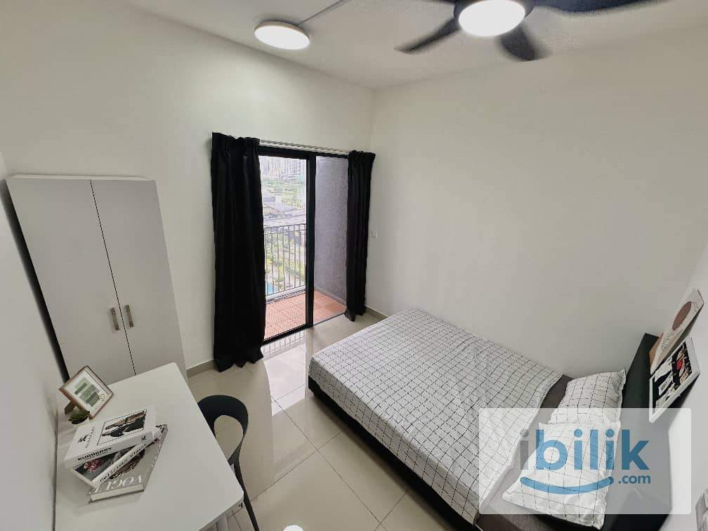 Fully-Furnished Balcony room Queen bed with Aircond for Rent at M Luna Residence @ Kepong - Image 1