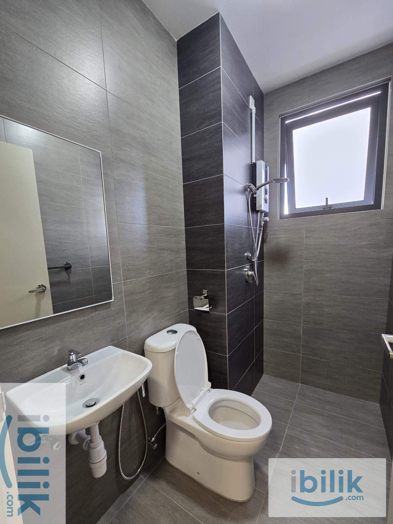 Cheras Female Medium Room for Rent @Nexus Residence Taman Pertama (MRT Link) - Image 1