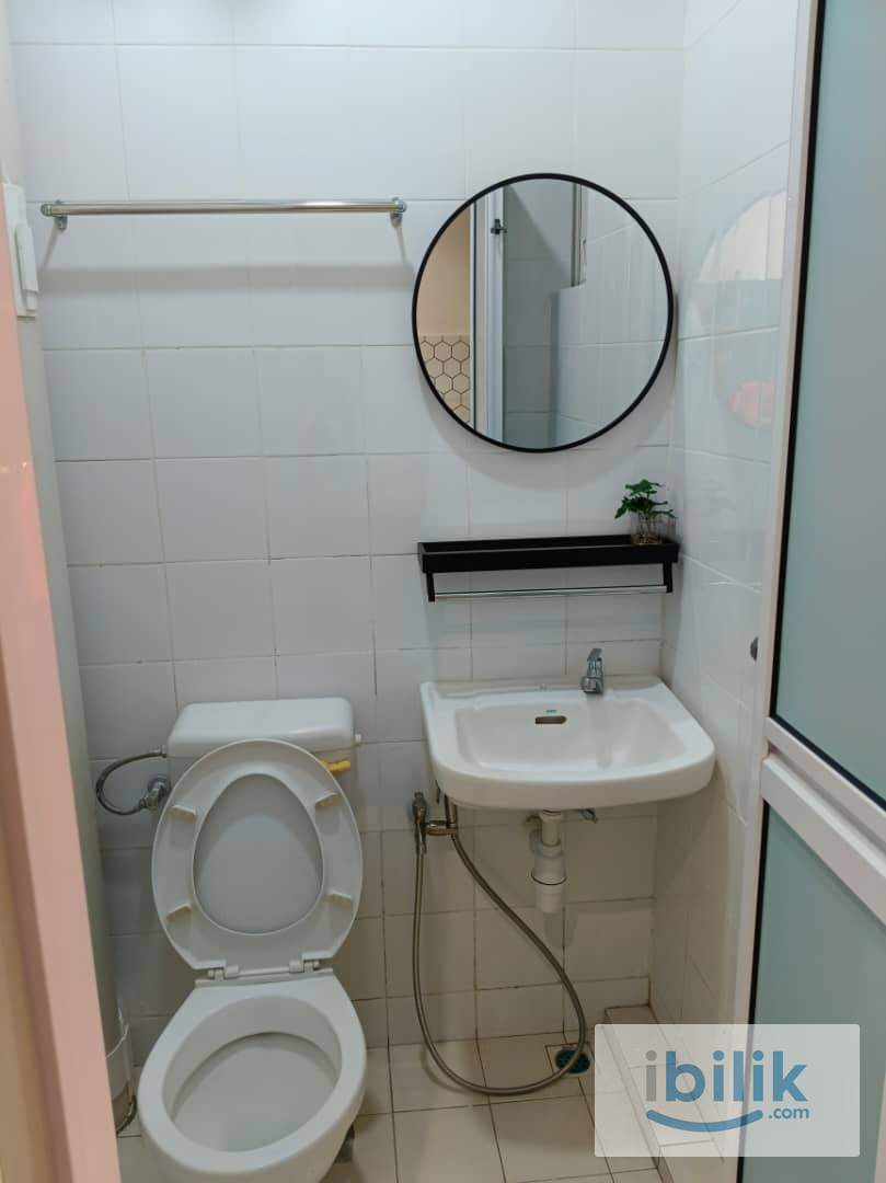 MIddle Room - Image 3
