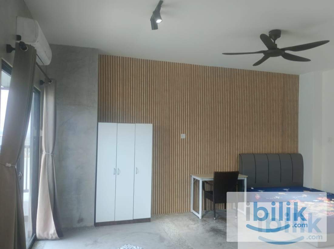 Studio Unit - Image 1