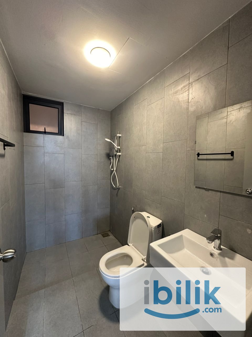 Fully Furnished Middle room Female unit at M Vertica Walking to MRT  - Image 4