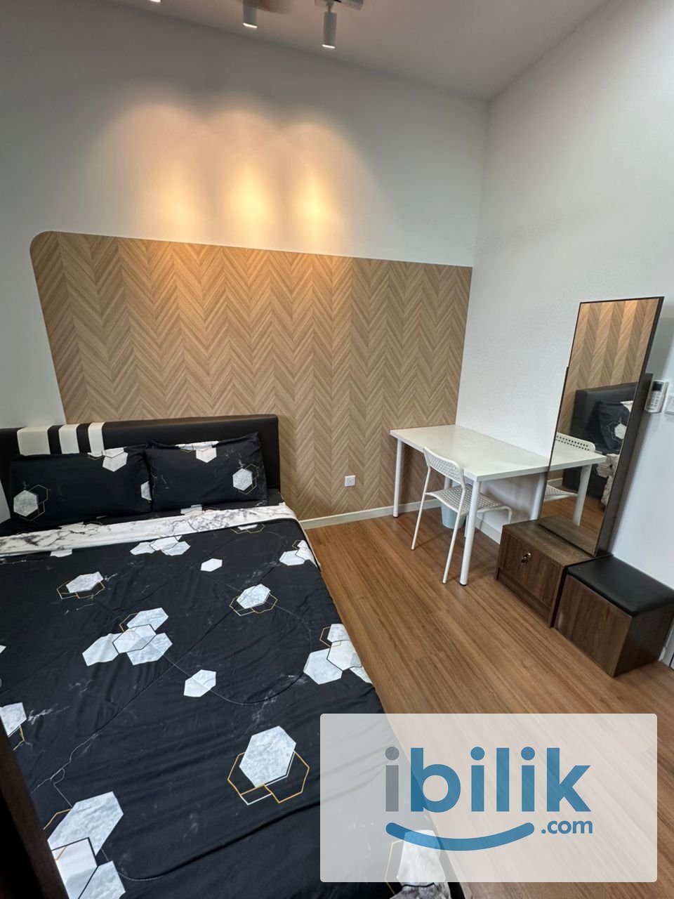 Fully Furnished Middle room Female unit at M Vertica Walking to MRT  - Image 1