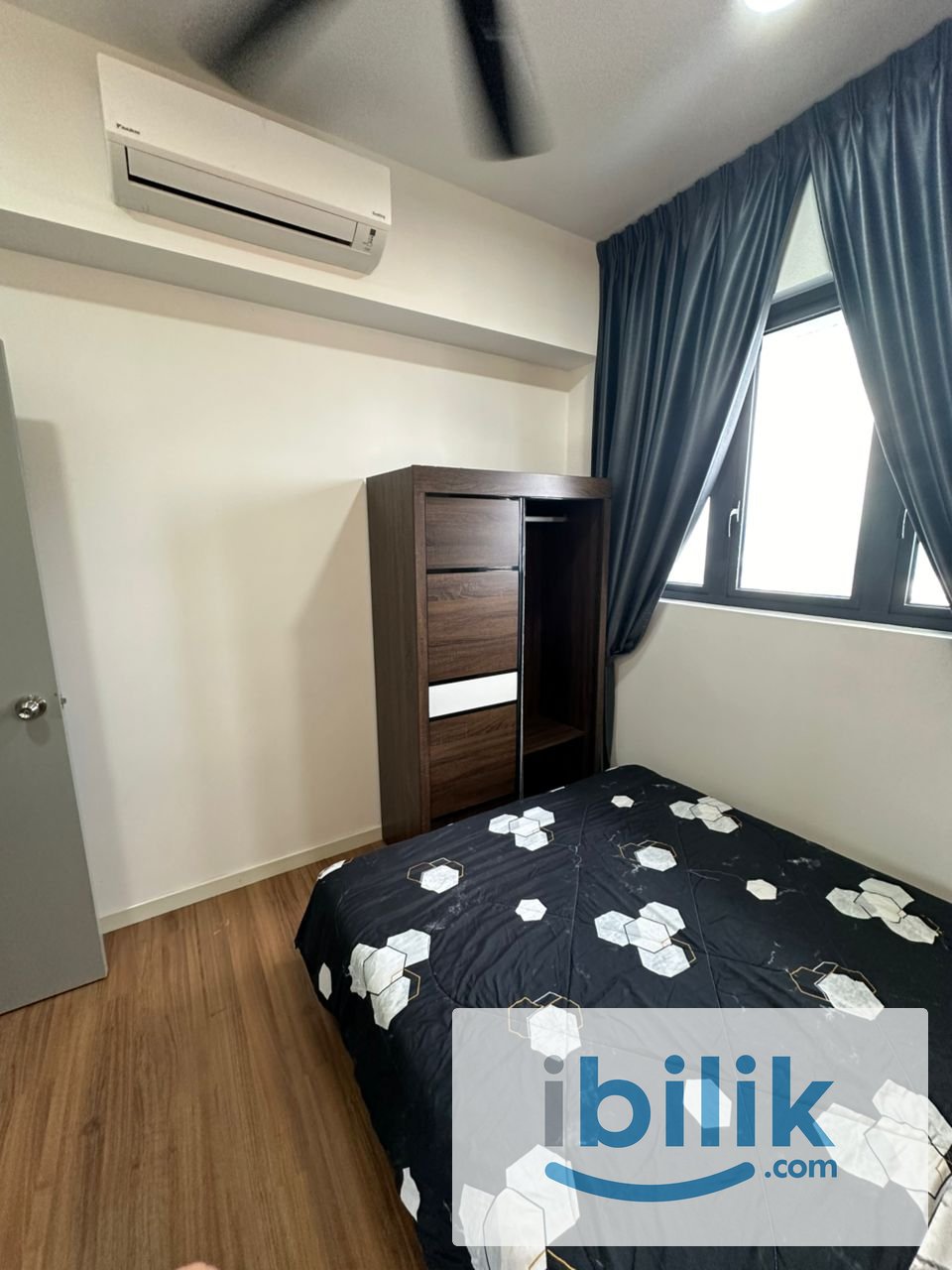 Fully Furnished Middle room Female unit at M Vertica Walking to MRT  - Image 2