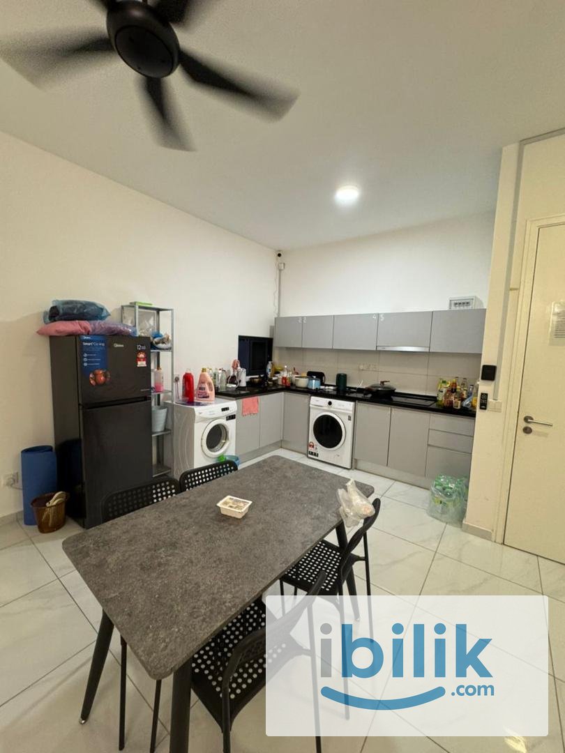 Fully Furnished Middle room at Equine Residences Seri Kembangan - Image 4