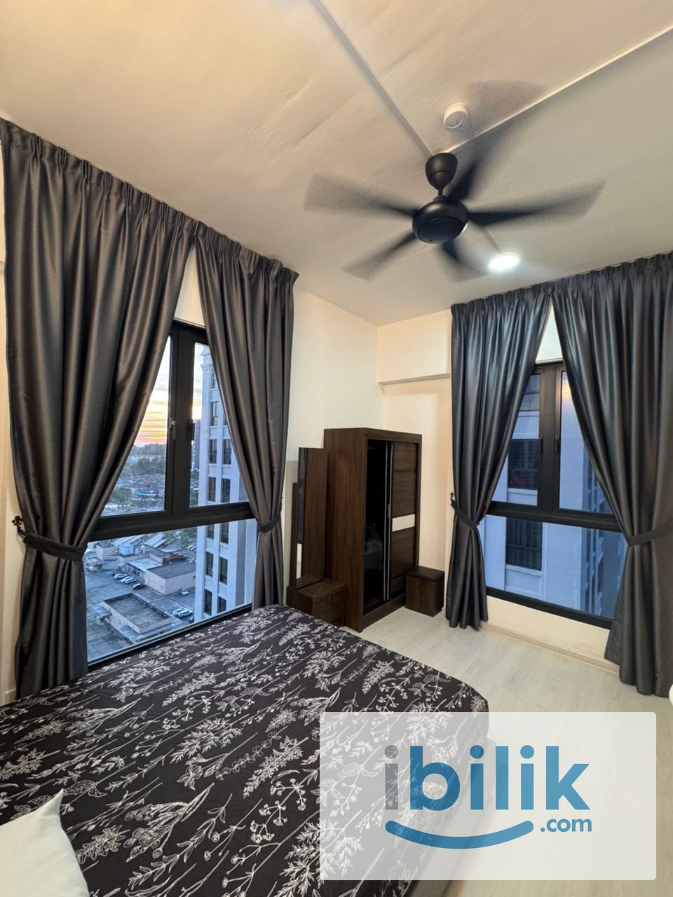 Fully Furnished Master Room at Equine Residences Seri Kembangan - Image 1