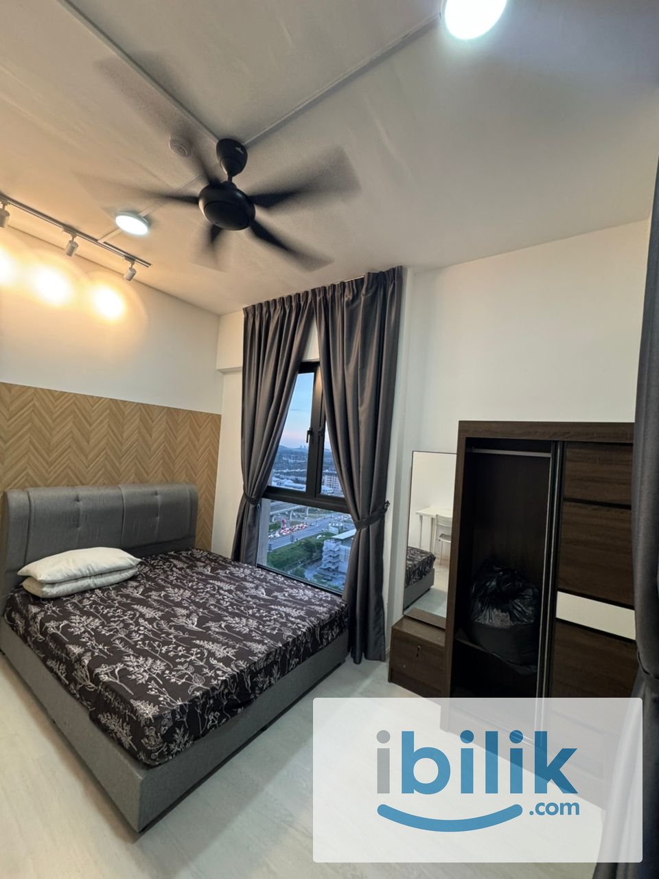 Fully Furnished Master Room at Equine Residences Seri Kembangan - Image 2