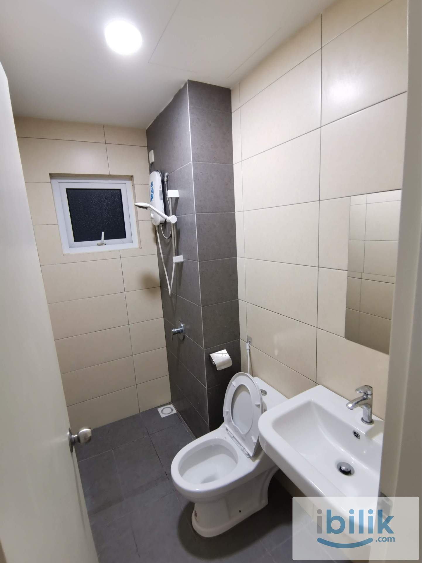 Fully Furnished Middle room at The Holmes Bandar Tun Razak  - Image 3