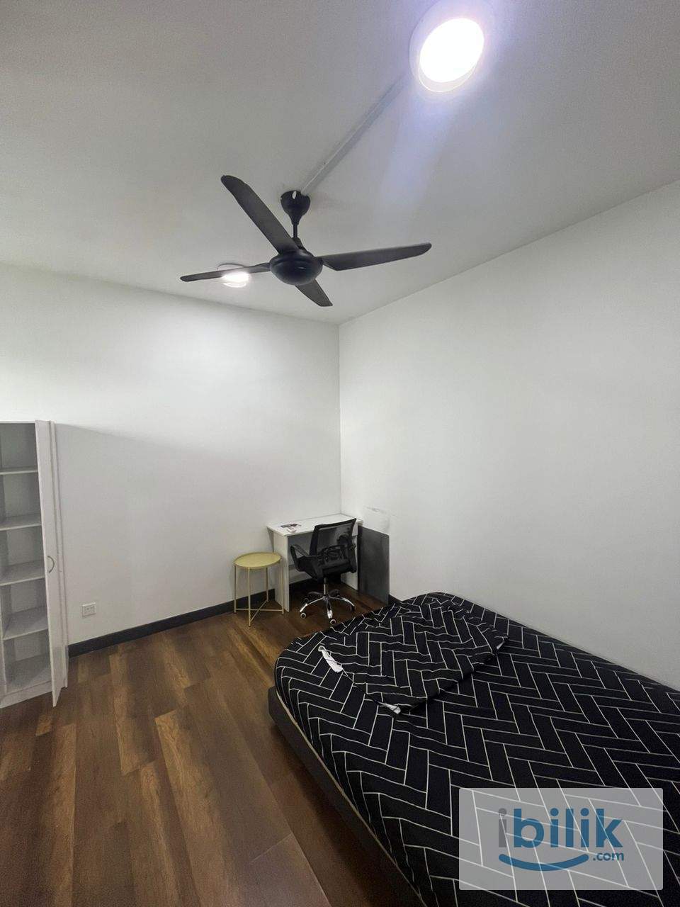 Fully Furnished Master room at Symphony Tower Belakong  - Image 5