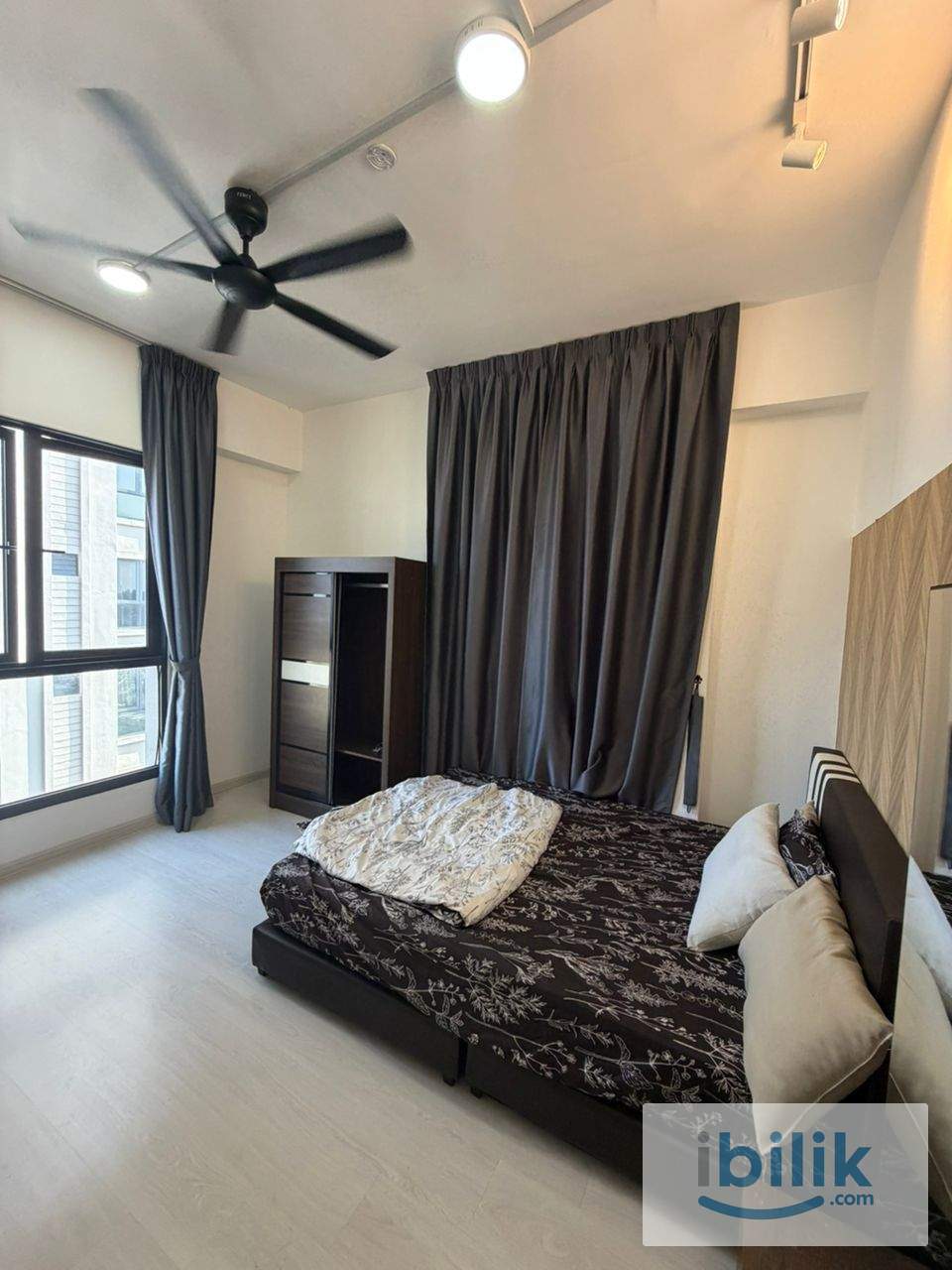 Fully Furnished Master Room at Equine Residences Seri Kembangan - Image 1