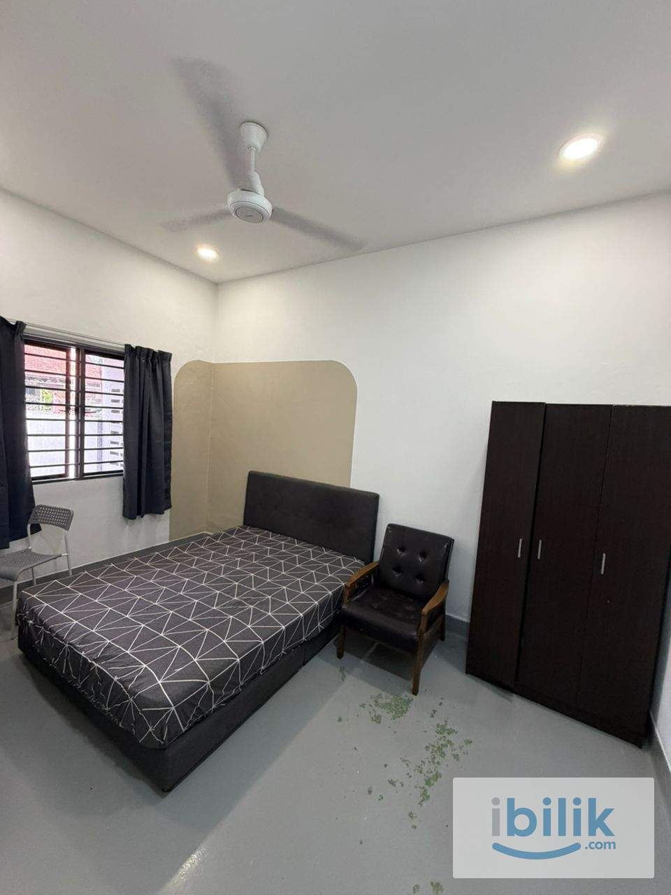 Fully Furnished Middle room at Jalan Logam Walking to Sunway Velocity - Image 1