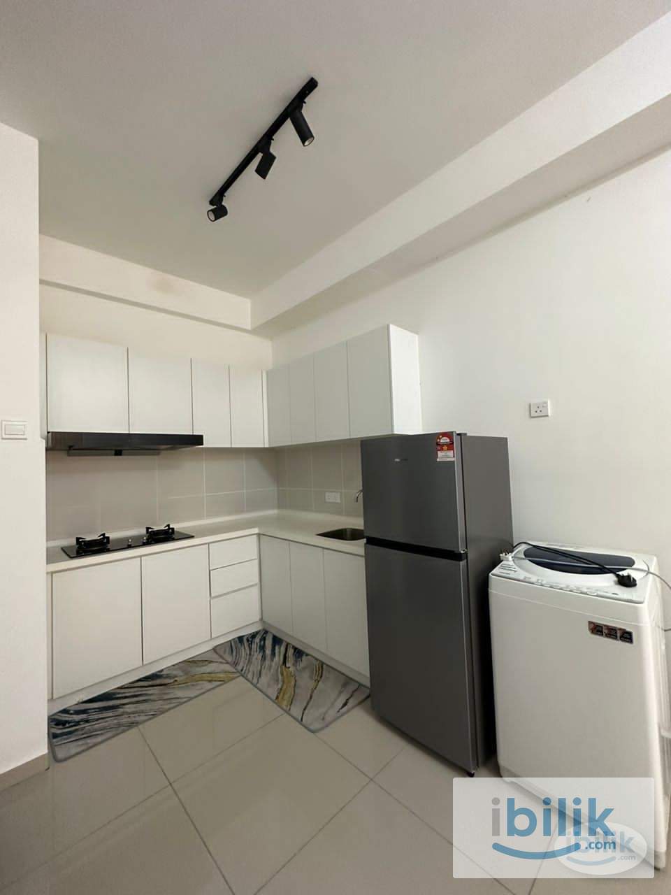 Master bedroom at Novo 8 - Image 6