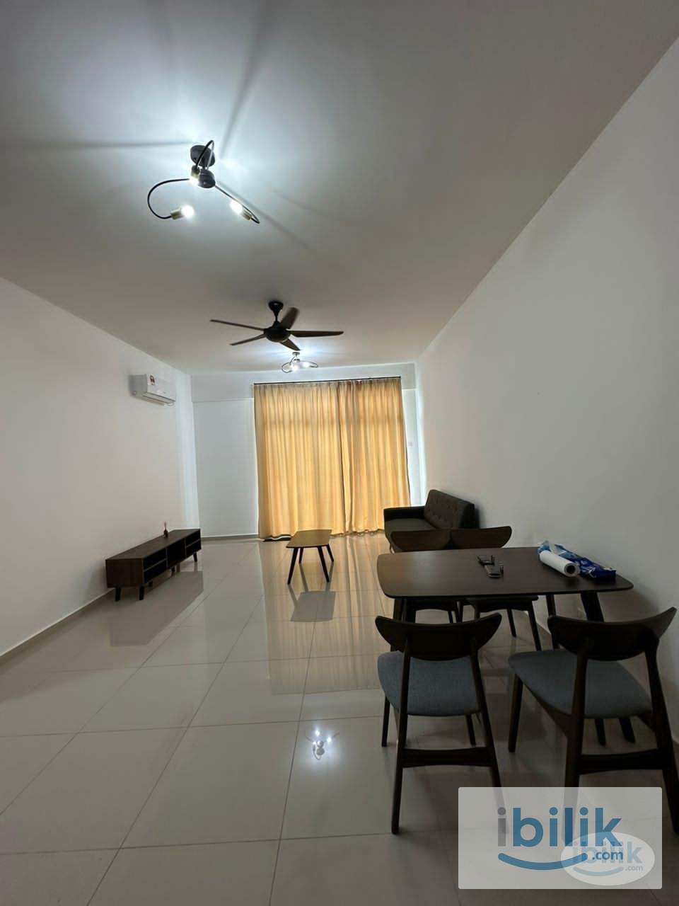 Master bedroom at Novo 8 - Image 7