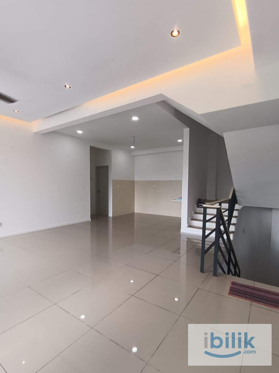 Rooms / Whole Unit for Nottingham Students | Partially Furnished | RM800  - Image 1
