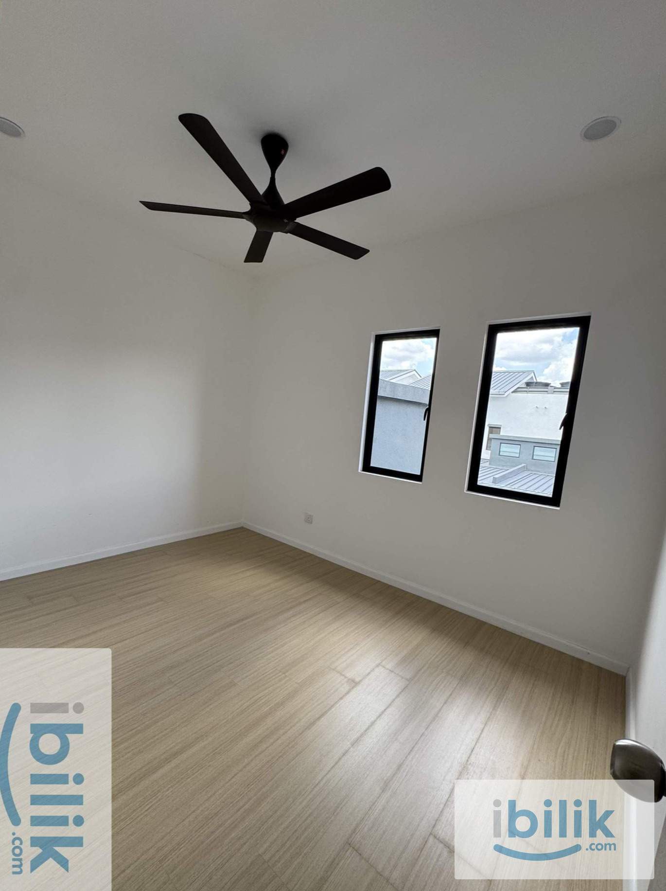 Rooms / Whole Unit for Nottingham Students | Partially Furnished | RM800  - Image 7