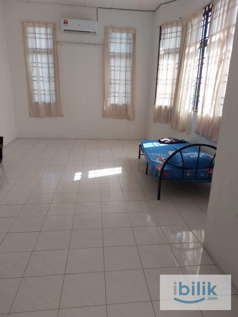 Master Room For Rent at Taman Lapangan Pelangi - Image 1