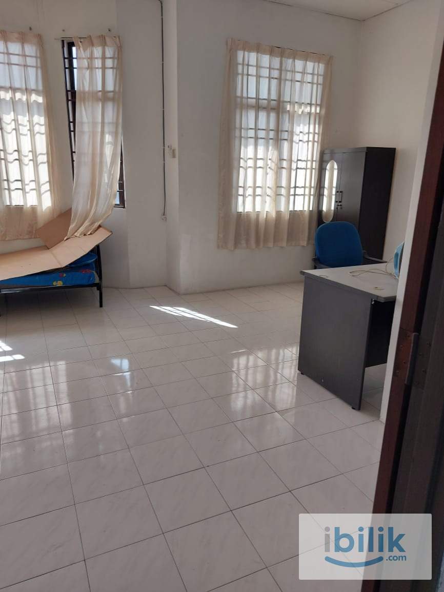 Master Room For Rent at Taman Lapangan Pelangi - Image 2