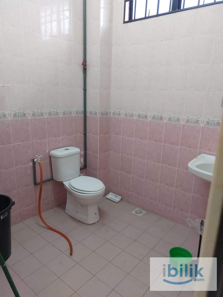 Master Room For Rent at Taman Lapangan Pelangi - Image 3