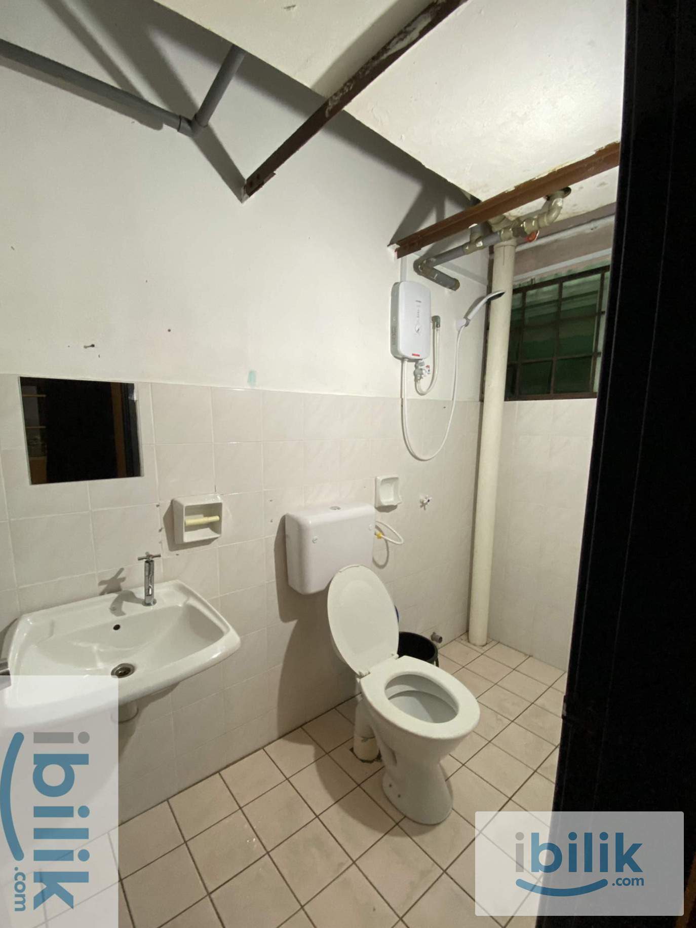 Bilik Lelaki (MASTER) Subang Airport Inc Utilities & FREE Wifi - Image 4