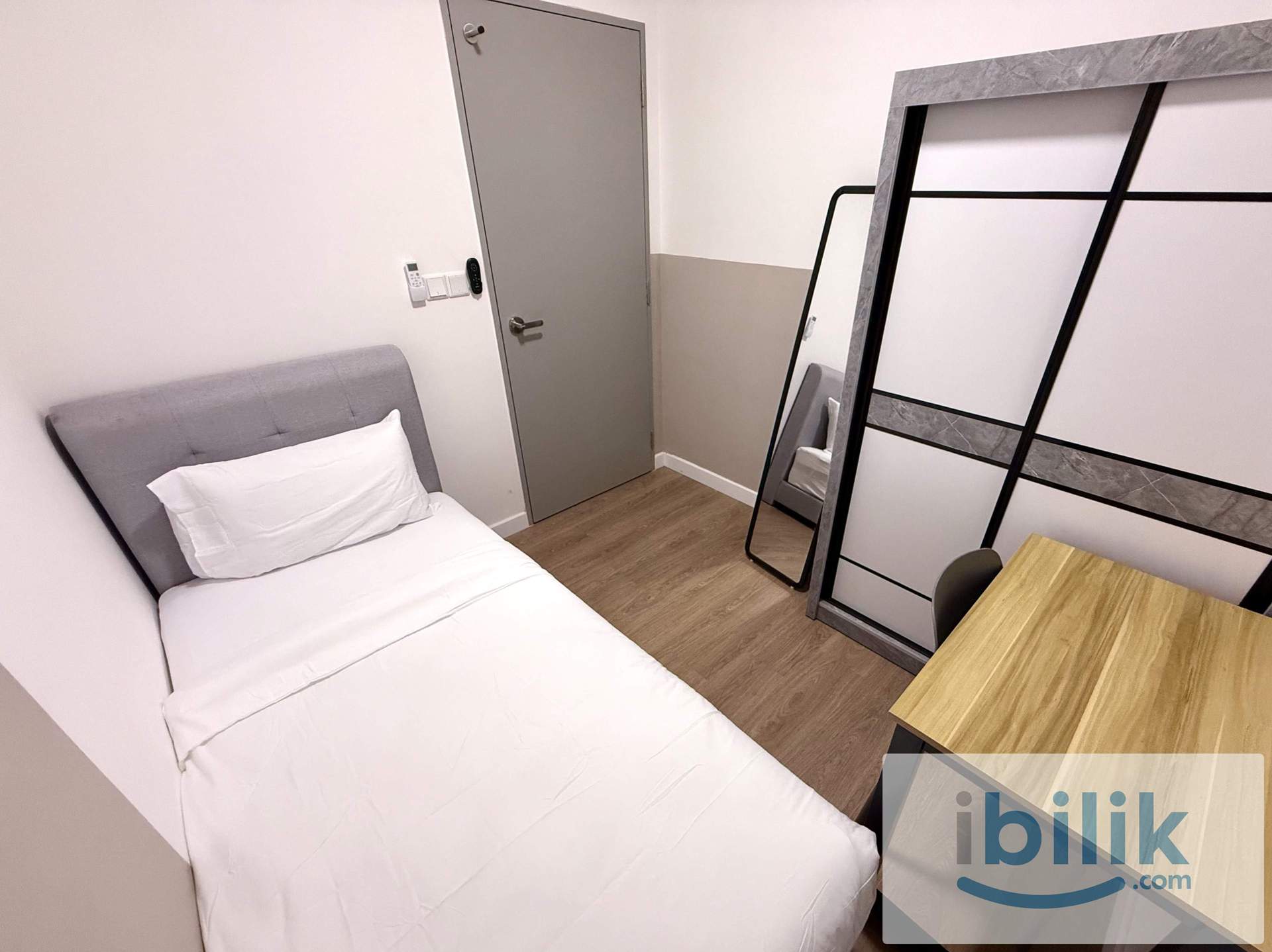 1 Min Walk PUDU LRT, SKYLINE KL, Small Room, BUKIT BINTANG, KL SENTRAL - Image 1
